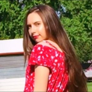 Meet your Posher, Avery